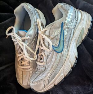 Nike White and Blue Mesh Running Shoes
